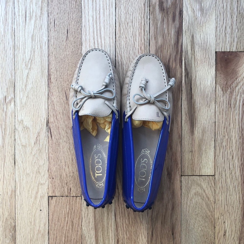 Tods purple/tan driving shoe.
